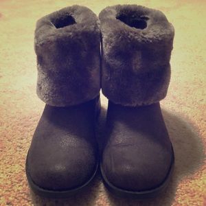 Charcoal gray winter boots with faux fur